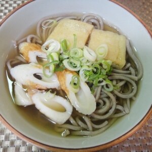 油揚げとちくわのかけ蕎麦